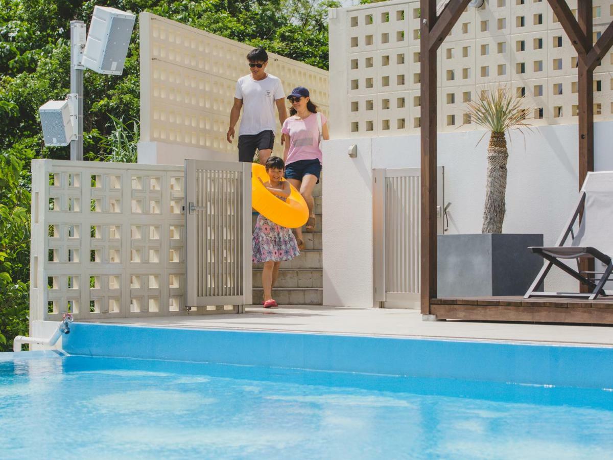 Hideout Okinawa Урума Екстериор снимка